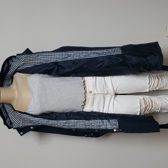 Lark & Ro, Gringham Short Trench Coat, Size M, Navy Color. - Picture 8 of 11